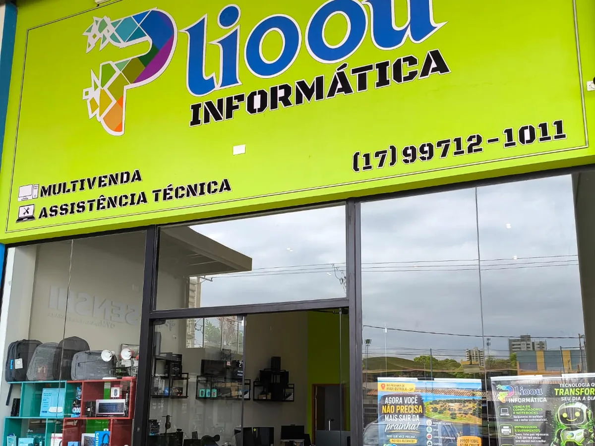 Fachada ampla da Plioou Informática na Galeria Atrium Boulevard